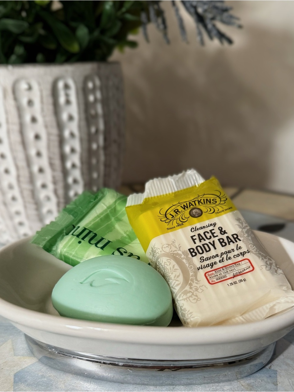 Pretty white and chrome soap dish by Interdesign